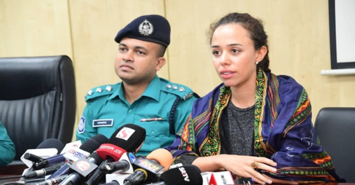 ১২ ঘন্টার মধ্যে ইতালীয় নারীর পাসপোর্ট-মোবাইল উদ্ধার, গ্রেফতার ২