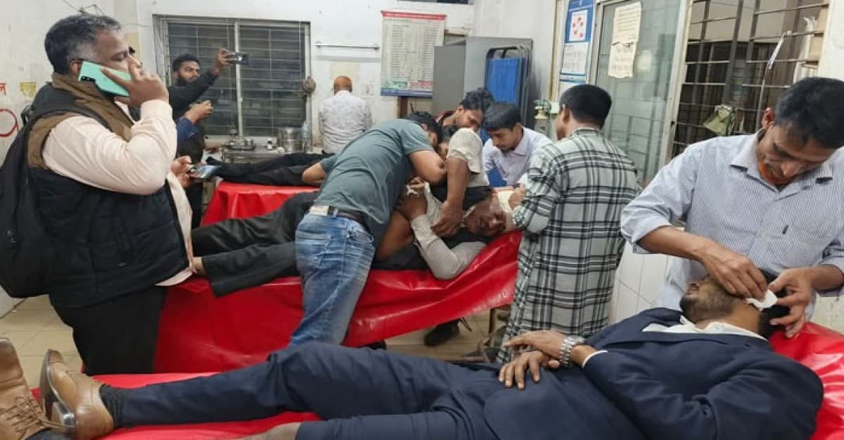 লক্ষ্মীপুরে সাংবাদিকের উপর হামলা-গুলি, ৩ সাংবাদিক আহত