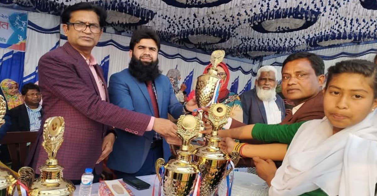 ফুলবাড়ীয়ায় শীতকালীন জাতীয় ক্রীড়া প্রতিযোগিতার পুরস্কার বিতরণ