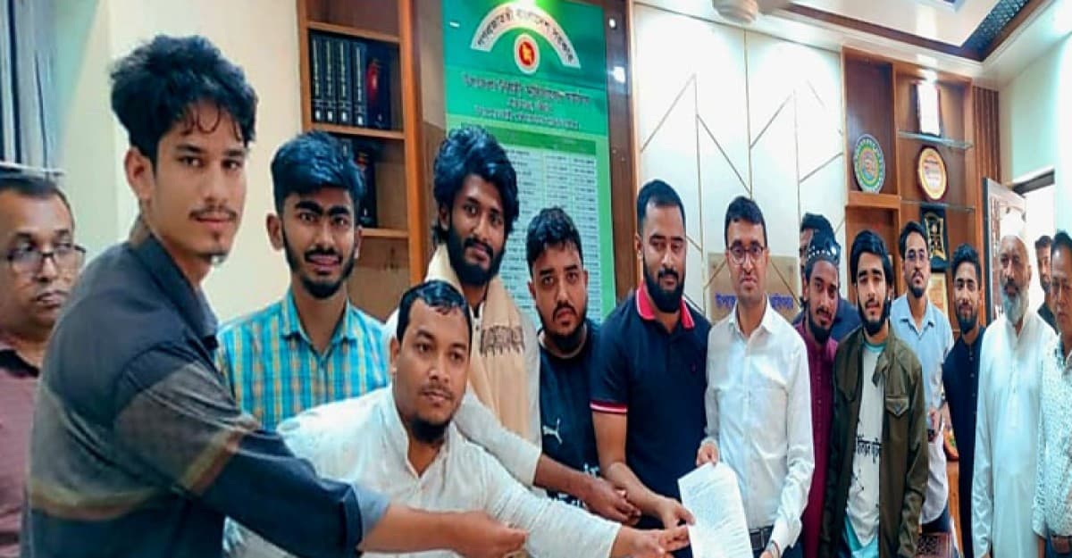 চট্টগ্রাম কক্সবাজার মহাসড়ক চার লেনের দাবী- বৈষম্যবিরোধী ছাত্র জনতার