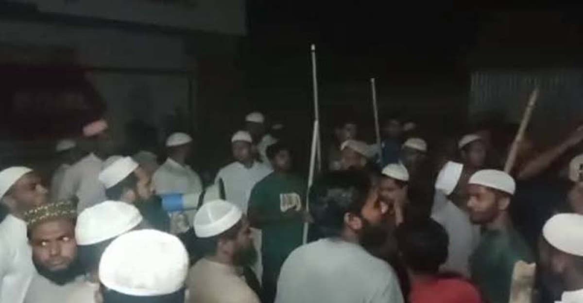 নেত্রকোনায় ল্যাংটা পাগলার মাজারে হামলা