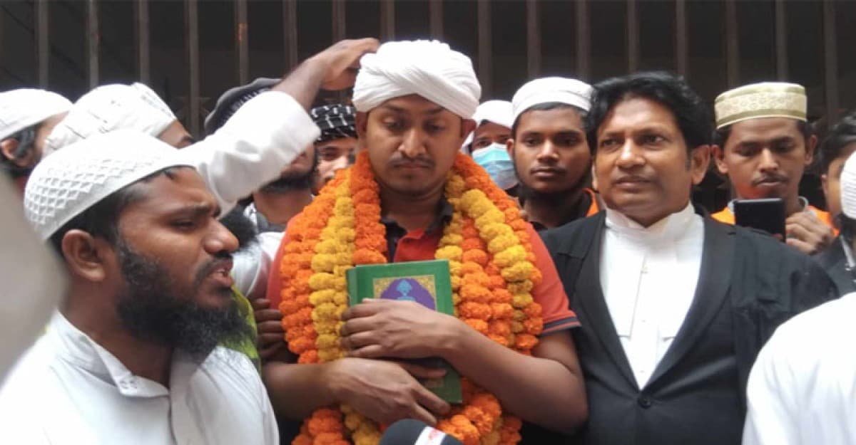 ঢাবি ছাত্রীকে হেনস্তা, জামিনে মুক্ত কর্মচারী মোস্তফা আসিফ