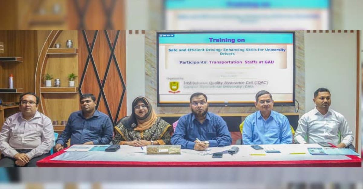 গাকৃবিতে নিরাপদ ও দক্ষ ড্রাইভিং বিষয়ে প্রশিক্ষণ