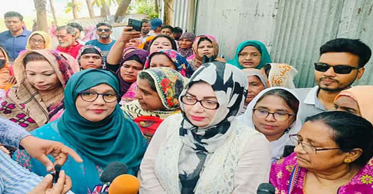 মাগুরায় শিশু আছিয়ার বাড়িতে বিএনপির নেতারা, সহযোগিতার আশ্বাস