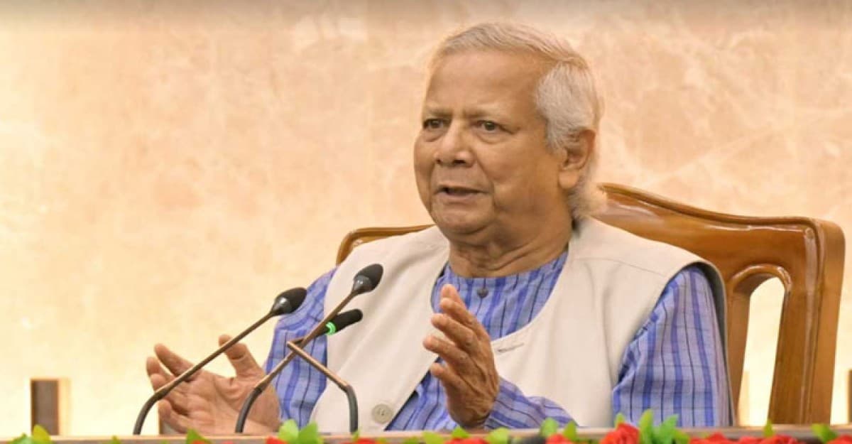 পুলিশ কর্মকর্তাদের দিক নির্দেশনা দিলেন প্রধান উপদেষ্টা