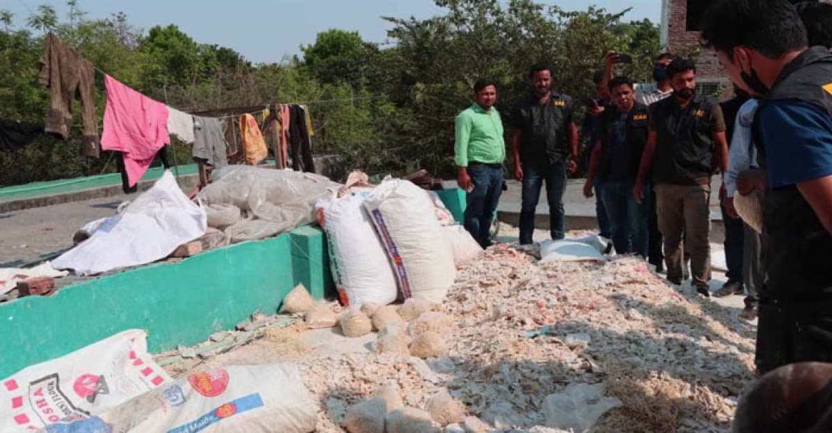 অস্বাস্থ্যকর পরিবেশে সেমাই-নুডলস তৈরি ৩ কারখানাকে জরিমানা