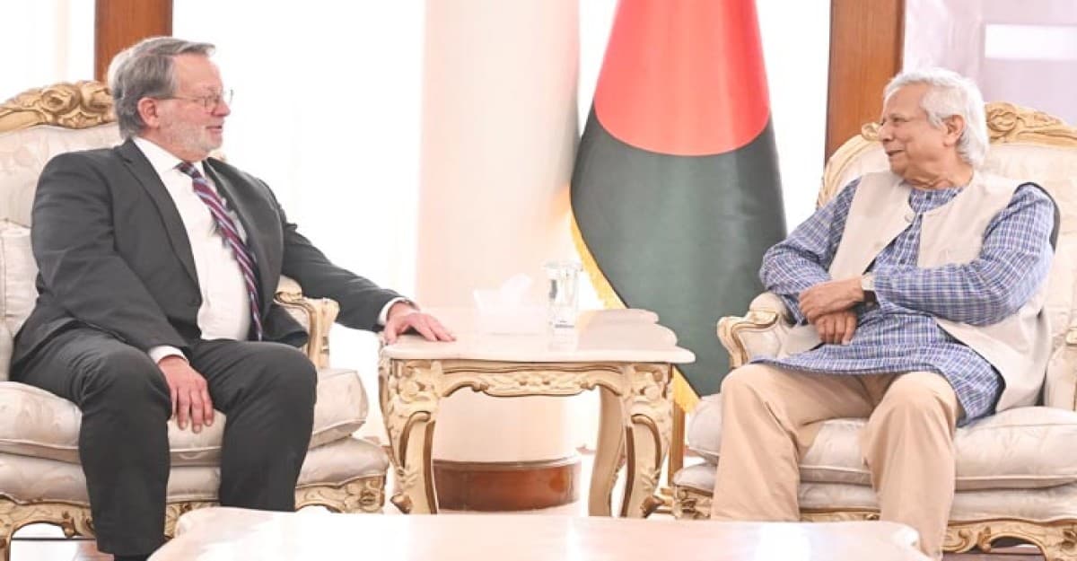 নির্বাচন কখন-কেমন হবে, মার্কিন সিনেটরকে জানালেন ড. ইউনূস