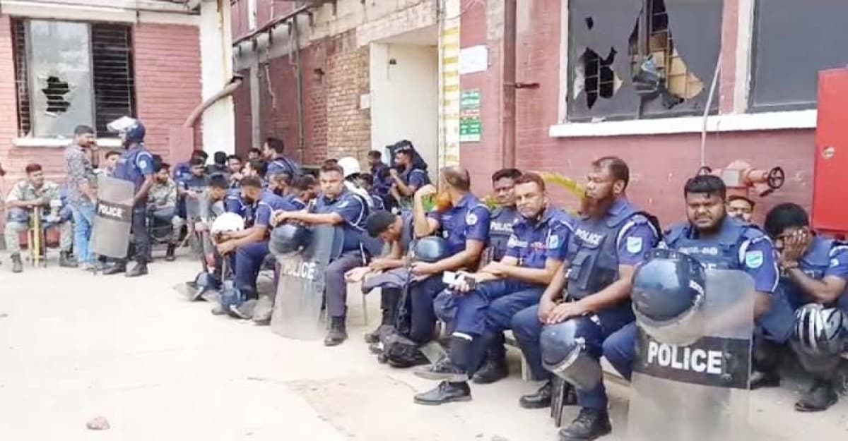 কালিয়াকৈরে শ্রমিক আন্দোলনে হামলা, আহত ১০