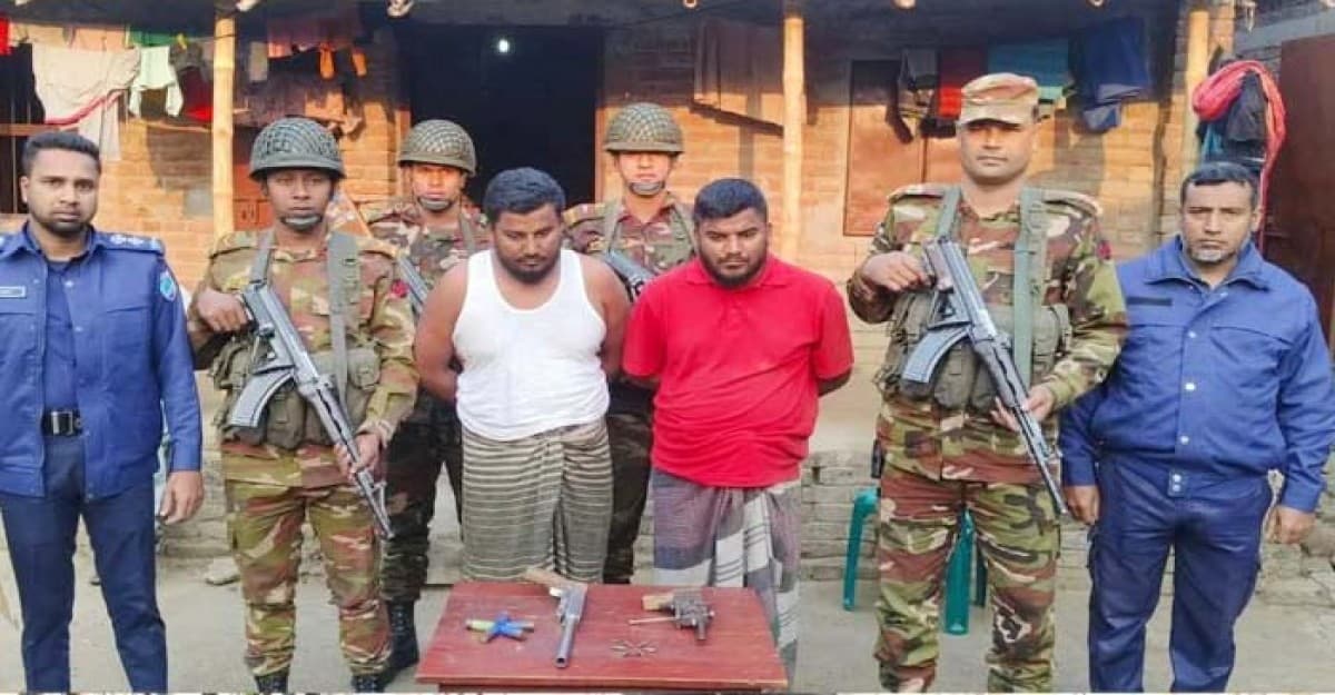 ভেড়ামারায় বিএনপি নেতার বাড়ি থেকে অস্ত্র ও গুলি উদ্ধার