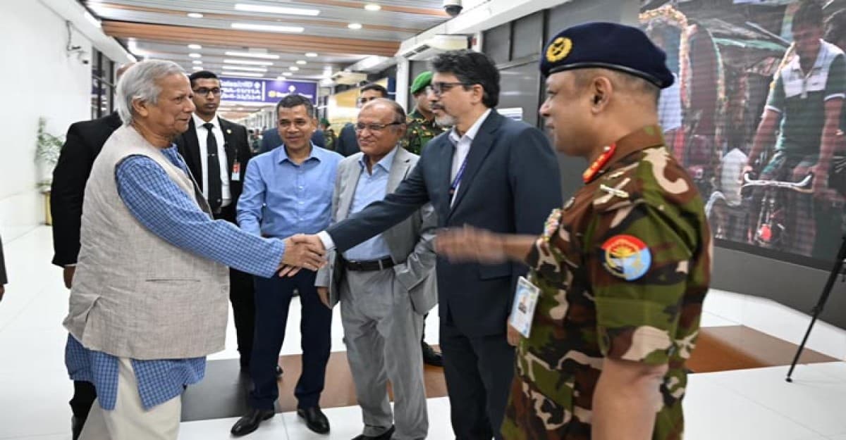 চীন সফর শেষে দেশে পৌঁছেছেন প্রধান উপদেষ্টা ড. ইউনূস