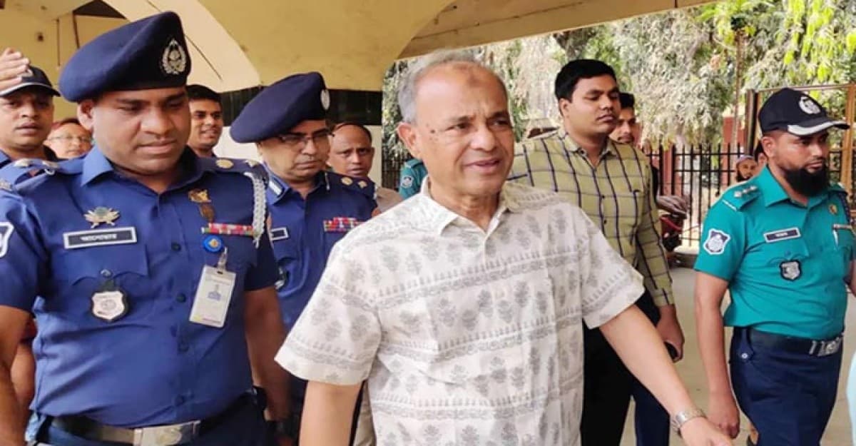 রেলের কেউ কালোবাজারিতে জড়াতে সাহস পায়নি: স্বরাষ্ট্র উপদেষ্টা