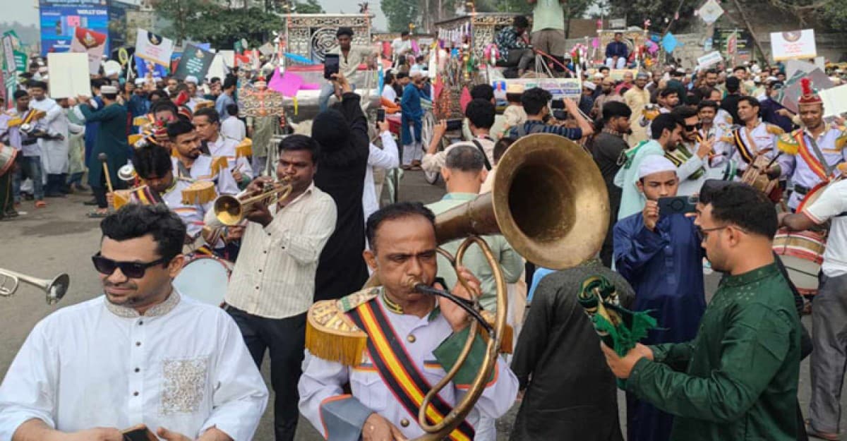 মোঘল আমলের আদলে ঈদ আনন্দ মিছিল শুরু