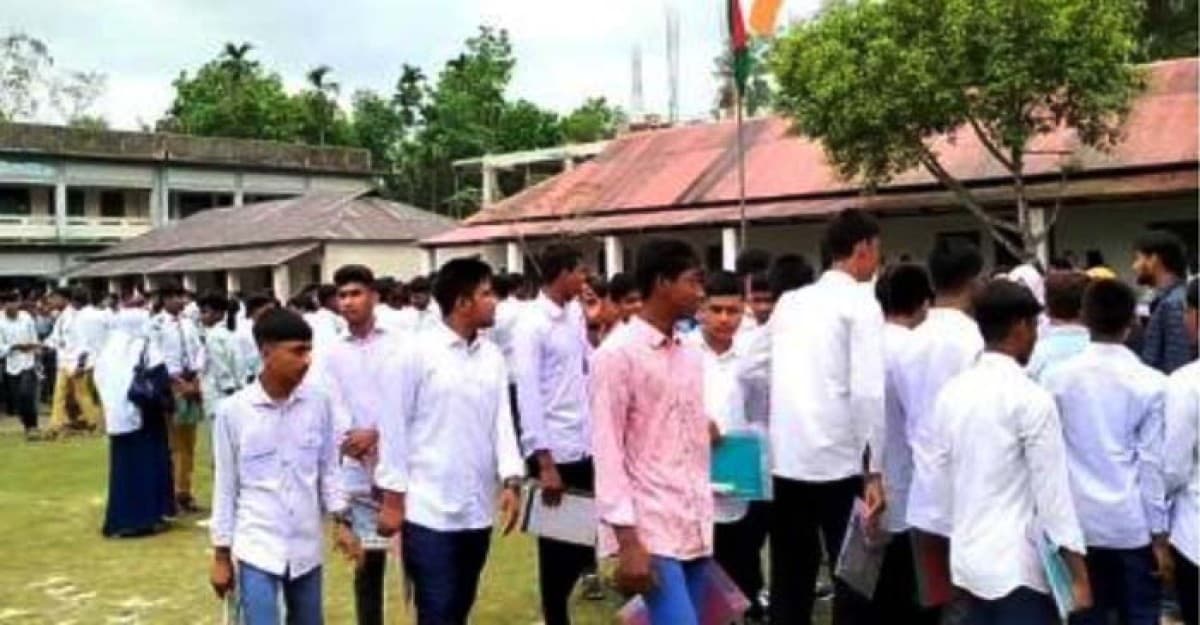 ফুলবাড়ীতে এসএসসি ও সমমান পরীক্ষায় প্রথম দিনে অনুপস্থিত ৩১ জন শিক্ষার্থী