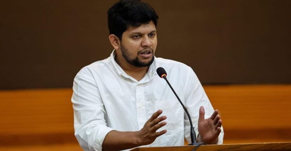 সরকার কঠোর হবে, নজরদারিতে আছে ওরা: মাহফুজ আলম
