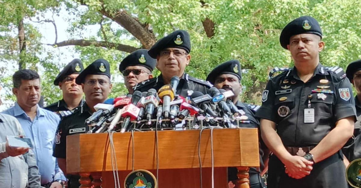 ফ্যাসিবাদের মুখাকৃতিতে আগুন, ‘দায়িত্বে থাকাদের অবহেলা পেলে ব্যবস্থা’