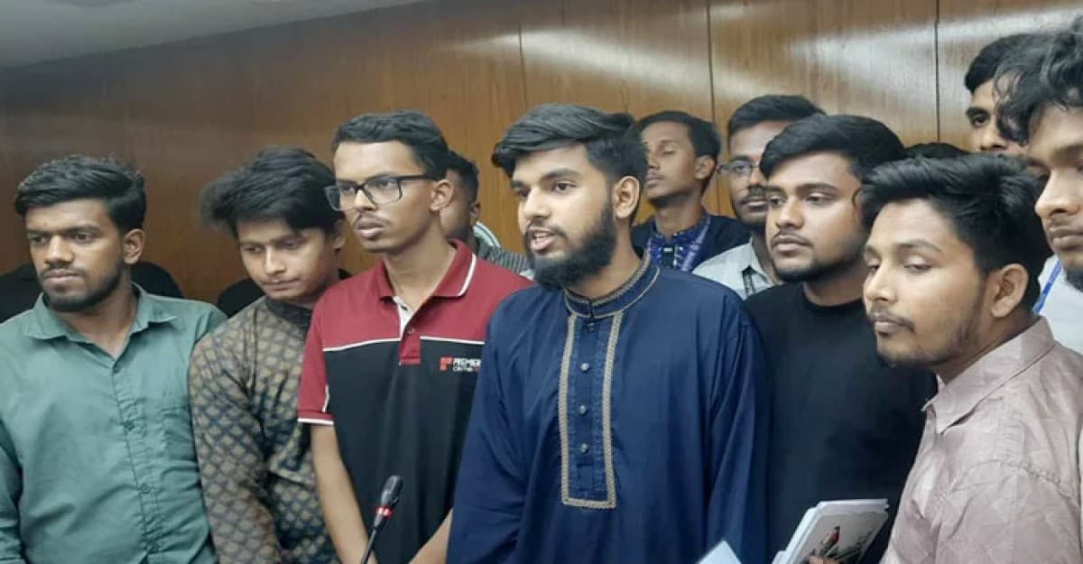 ‘বৈঠকে আমরা সন্তুষ্ট নই, কঠোর আন্দোলনের ডাক আসবে’