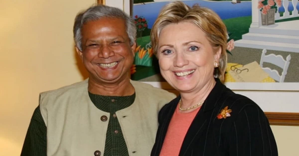 ড. ইউনূস বাংলাদেশকে নিপীড়নের ছায়া থেকে বের করে আনছেন: হিলারি