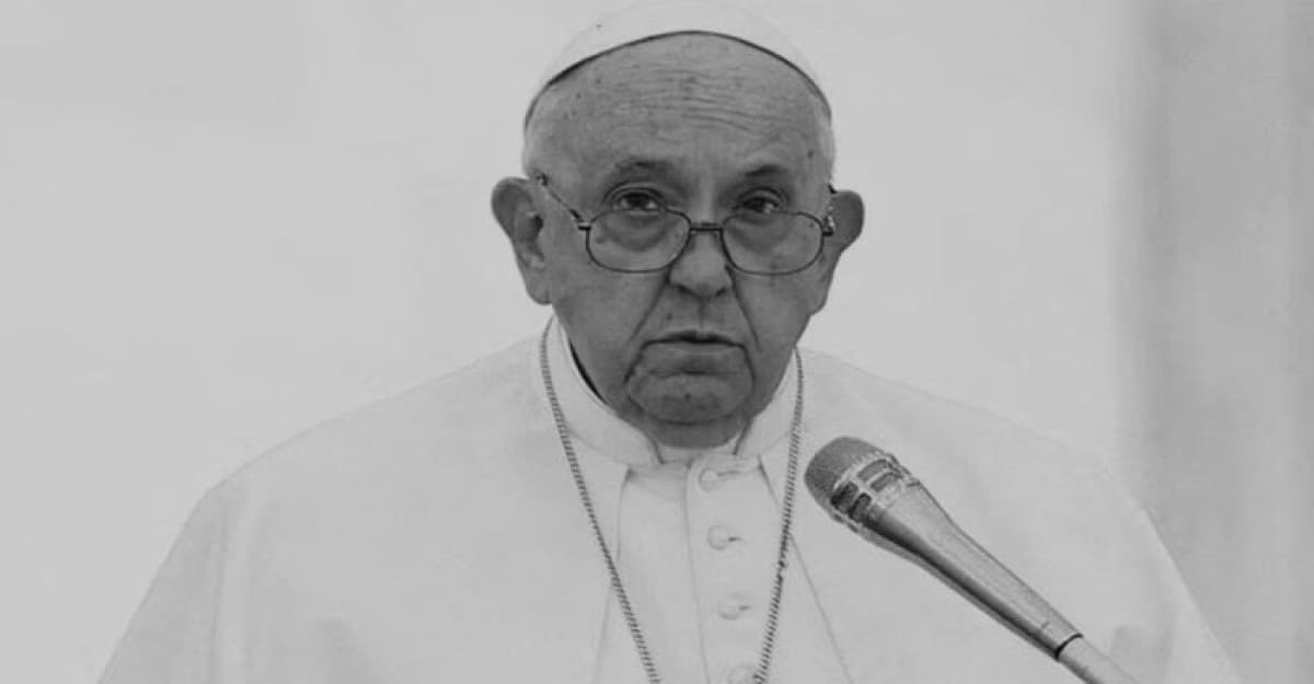 পোপ ফ্রান্সিস মারা গেছেন