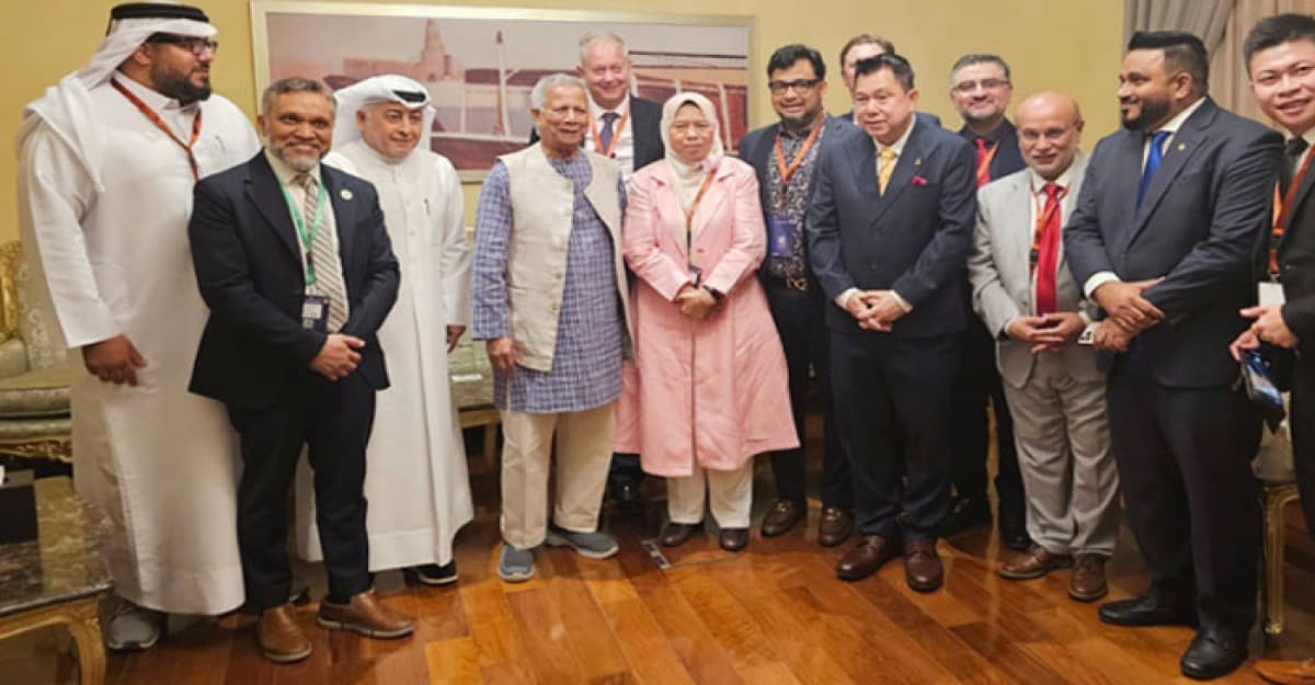 দোহায় শীর্ষস্থানীয় বিনিয়োগকারীদের সঙ্গে প্রধান উপদেষ্টার বৈঠক