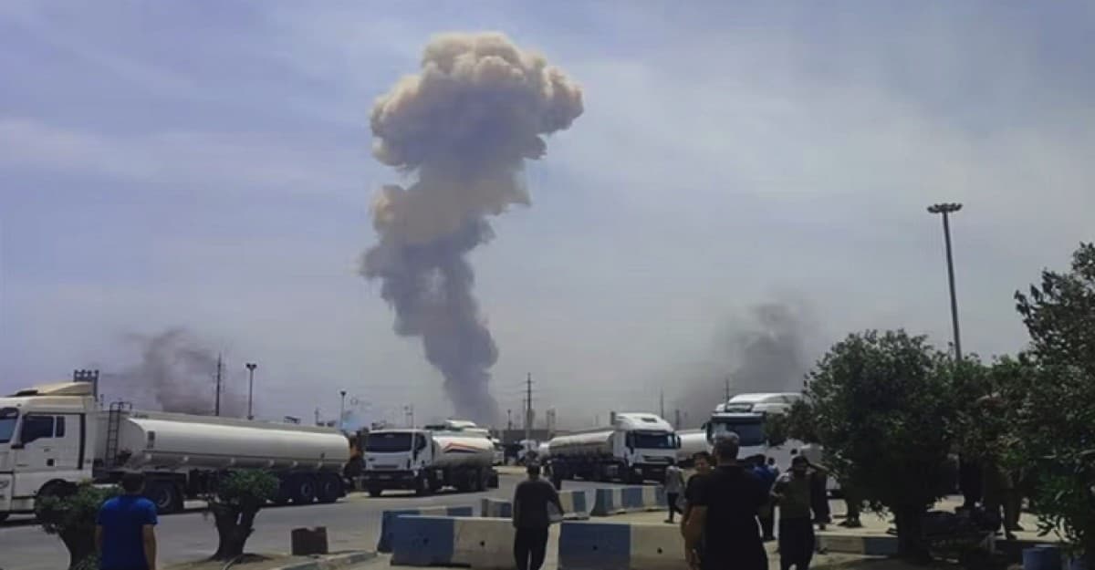 ইরানের বন্দরনগরীতে ভয়াবহ বিস্ফোরণ, আহত শত শত