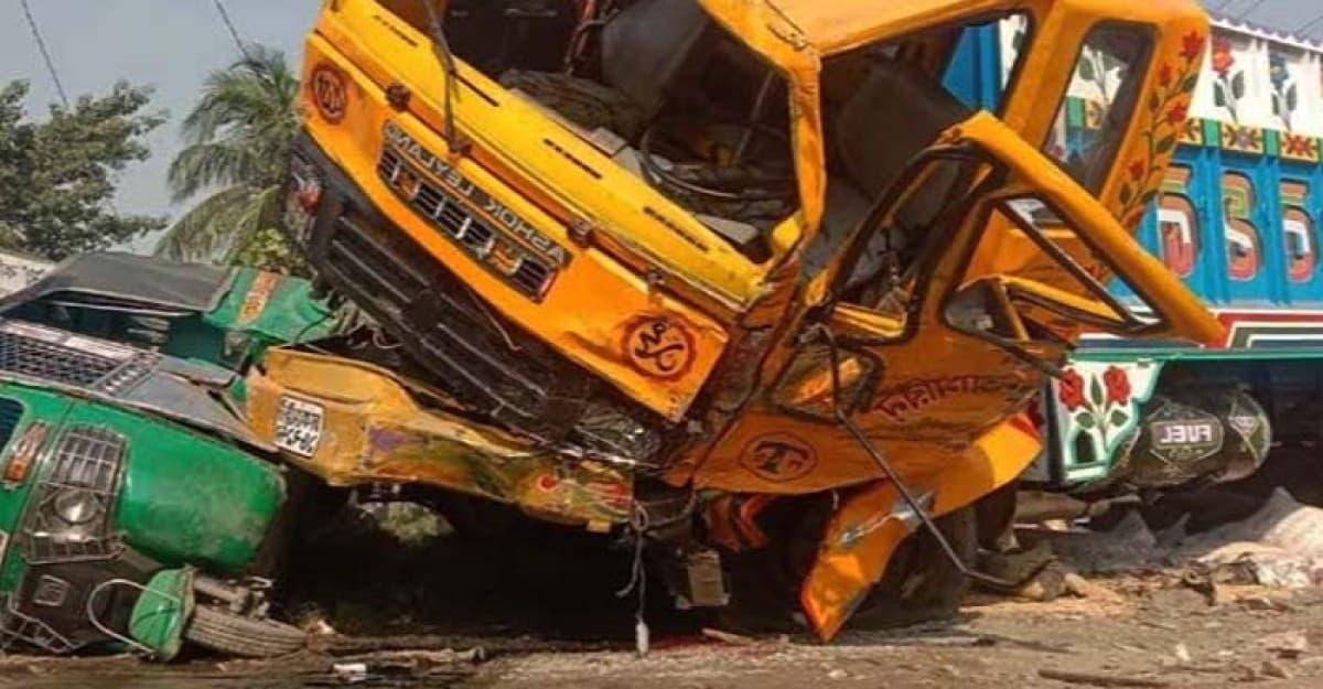 মধুপুরে ট্রাক ও সিএনজি মুখোমুখি সংঘর্ষে নিহত ১