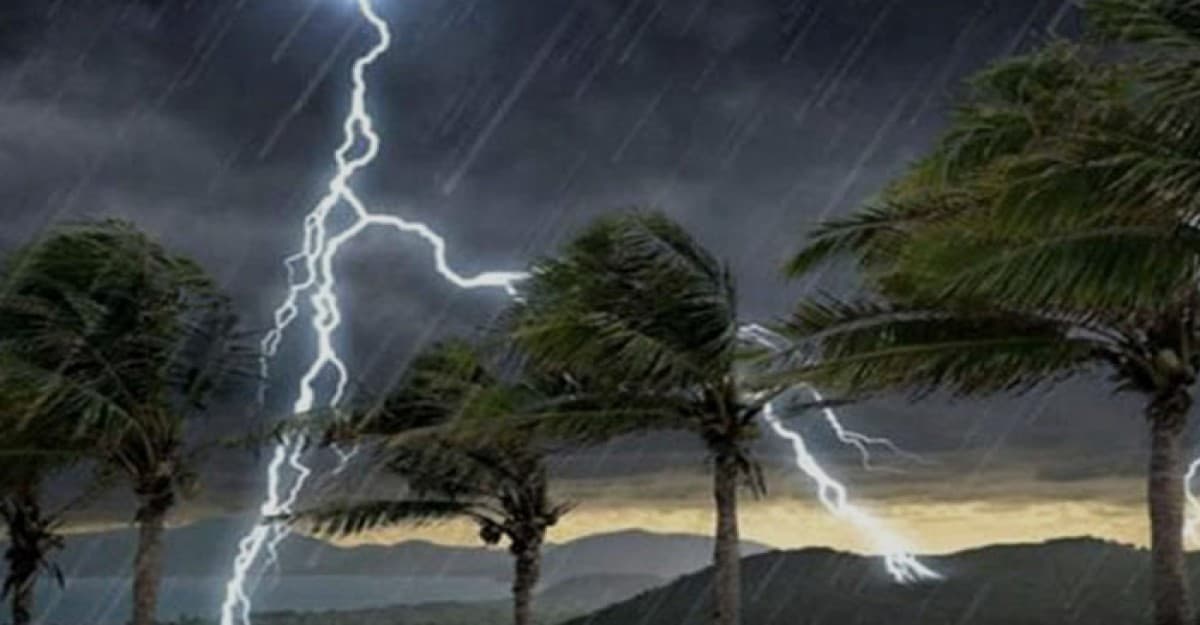 সারাদেশে বজ্রপাতে প্রাণ গেল ১০ জনের