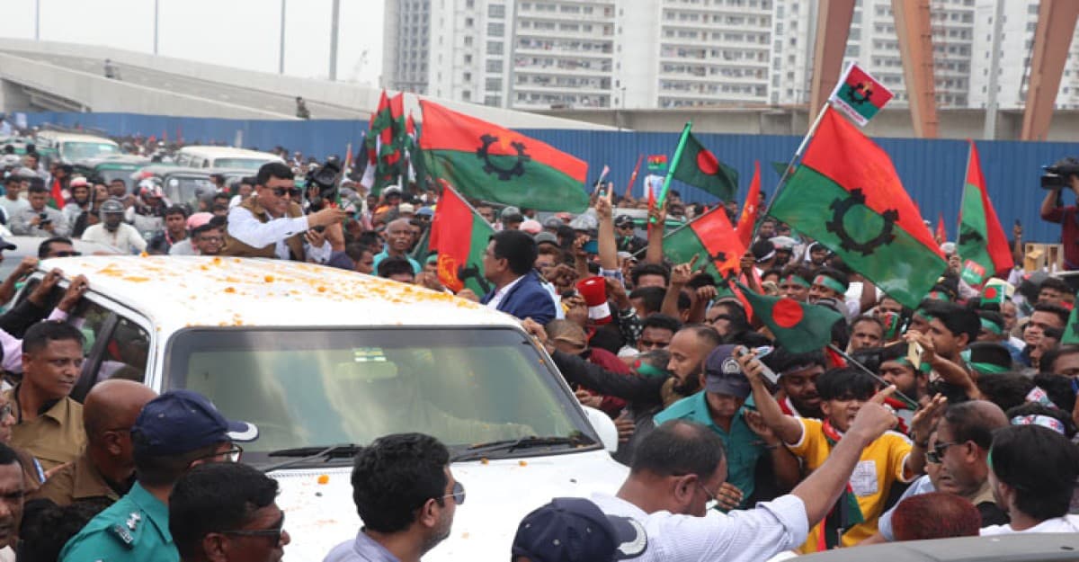 নিজ বাসভবন ফিরোজায় খালেদা জিয়া