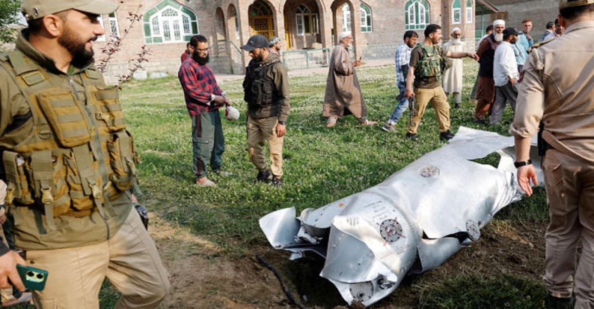 ভারত-শাসিত কাশ্মীর ৩টি যুদ্ধ বিমান বিধ্বস্ত হয়েছে: রয়টার্স