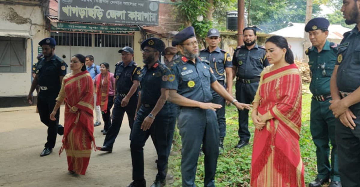 খাগড়াছড়ি জেলা কারাগার পরিদর্শন করলেন চেয়ারম্যান জিরুনা ত্রিপুরা