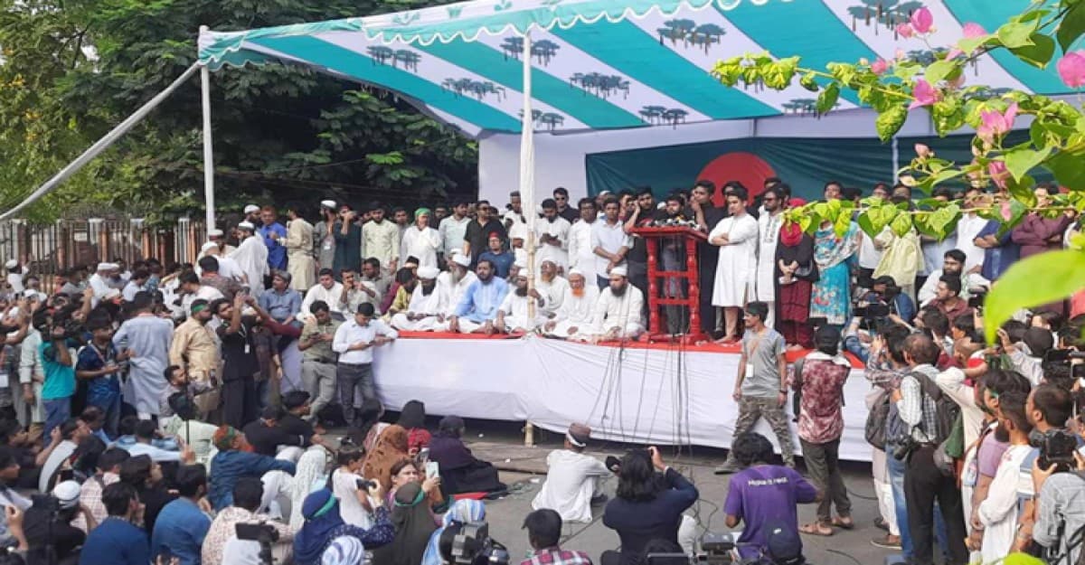 ‘শাহবাগ ব্লকেড’ ডেকে অভ্যুত্থানের ‘দ্বিতীয় পর্ব’ ঘোষণা হাসনাতের