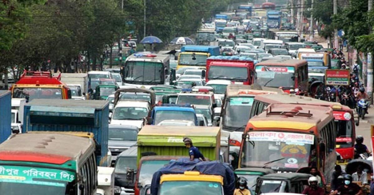 রাজধানীতে প্রায় প্রতিদিন ভোগান্তিতে যাত্রীরা, সড়ক অবরোধ