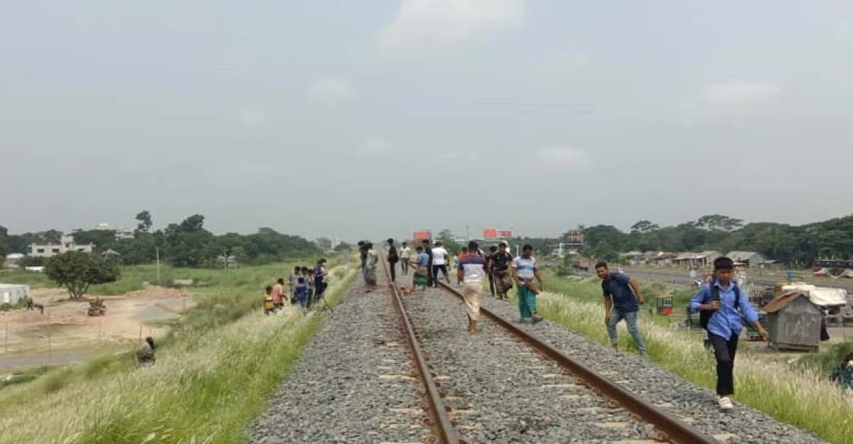 শিবচরে ট্রেন দুর্ঘটনায় অজ্ঞাত ব্যক্তি নিহত