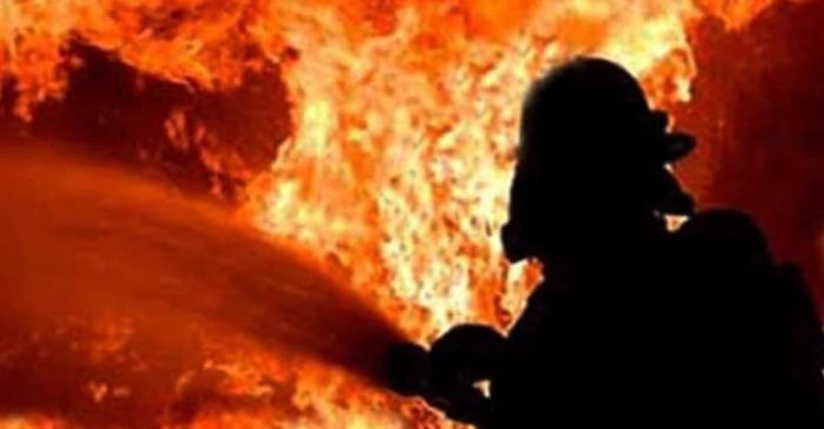 রাজধানীর মতিঝিলে আগুন