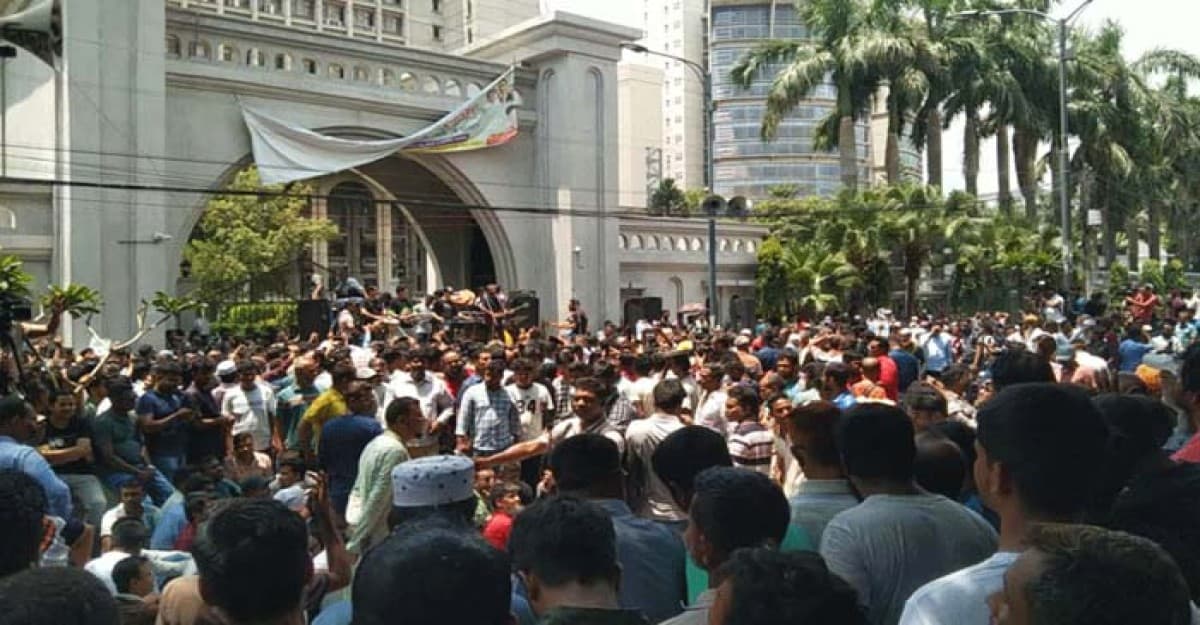 ব্লকেডে আটকা নগর ভবন, বন্ধ সেবা কার্যক্রম