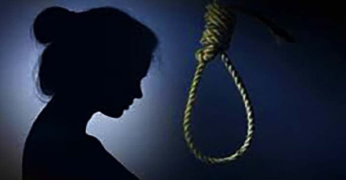 শ্রীপুরে ওড়না পেঁচিয়ে গৃহবধূর আত্মহত্যা