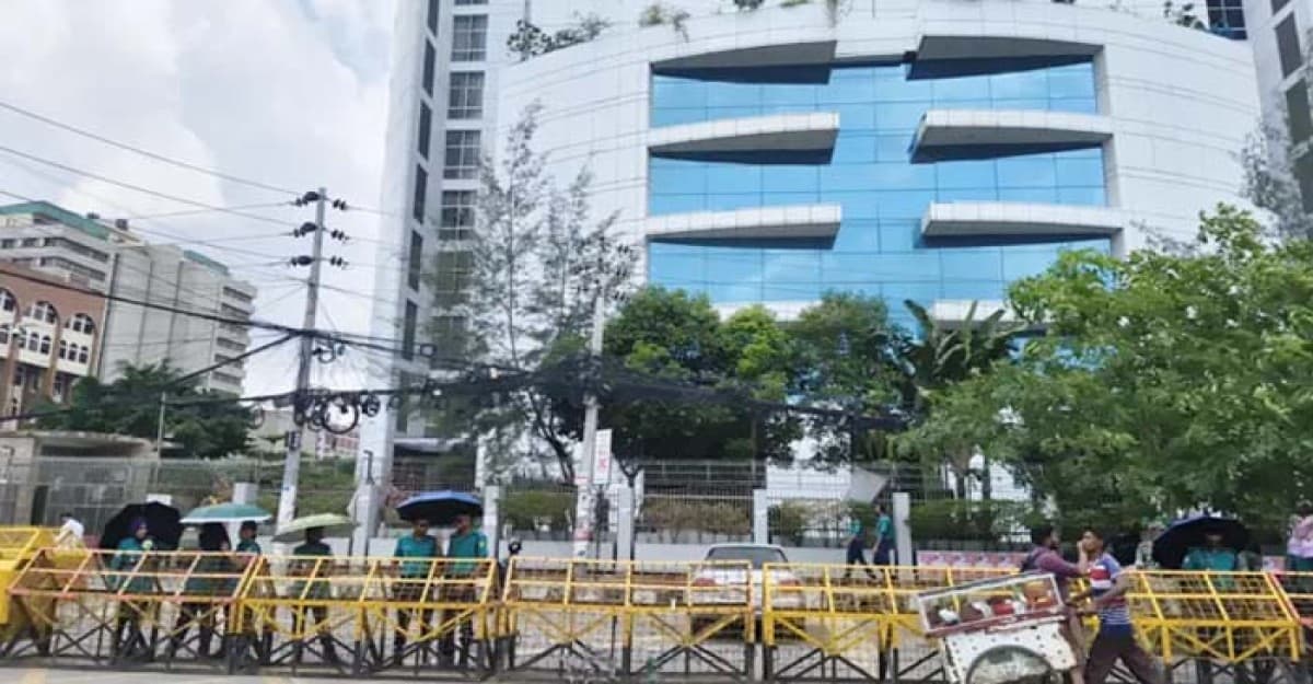 এনসিপির বিক্ষোভের ডাক, নির্বাচন কমিশনের সামনে কড়া নিরাপত্তা