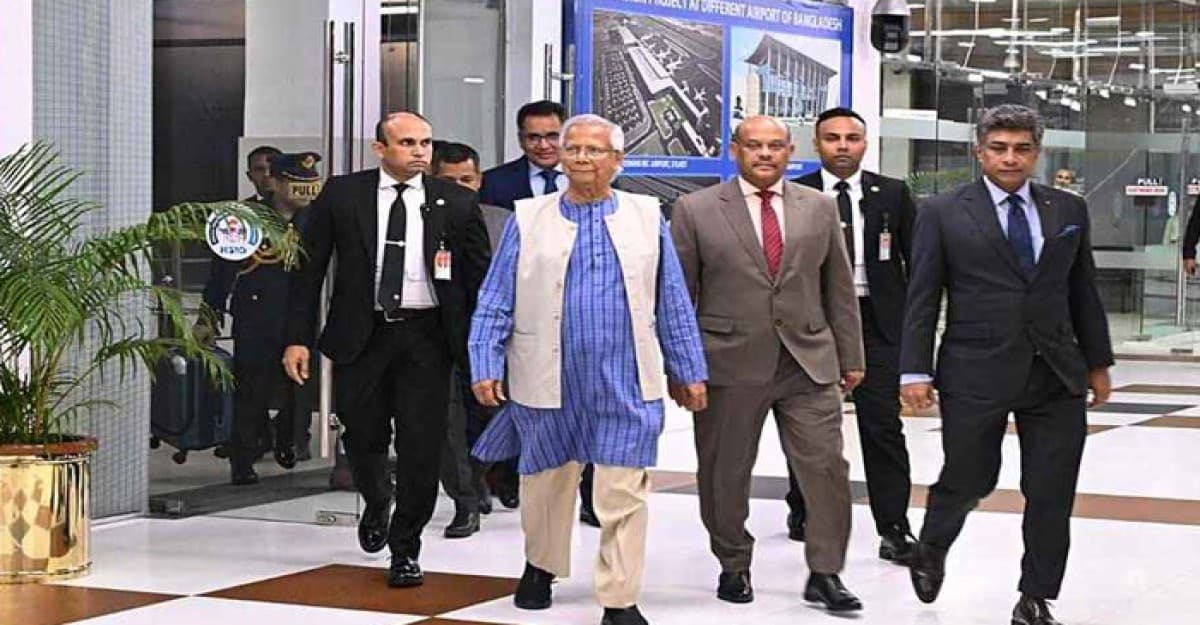 যুক্তরাজ্যের উদ্দেশে ঢাকা ছেড়েছেন প্রধান উপদেষ্টা