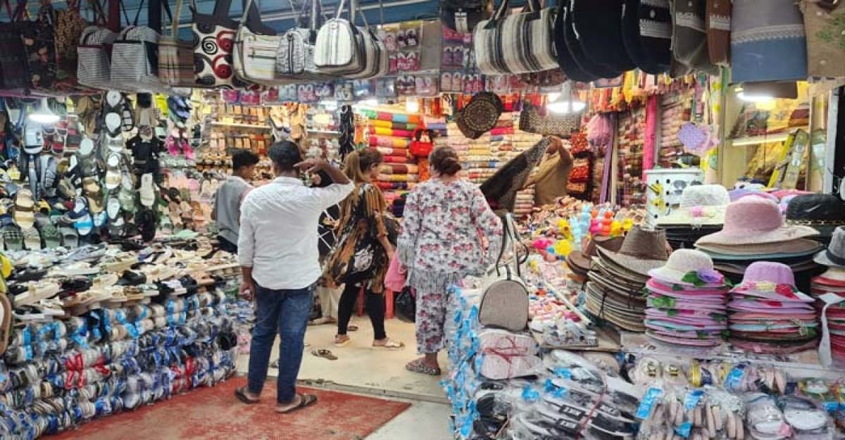 ঈদে কক্সবাজারে পর্যটকের ঢল: ৭ দিনে ৪ লাখ ভ্রমণকারী, ৪ শত কোটি টাকার বেশি বাণিজ্য