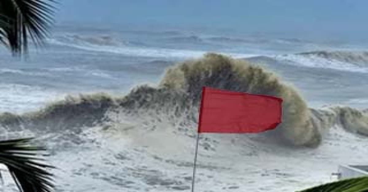 সমুদ্র বন্দরে সতর্ক সংকেত