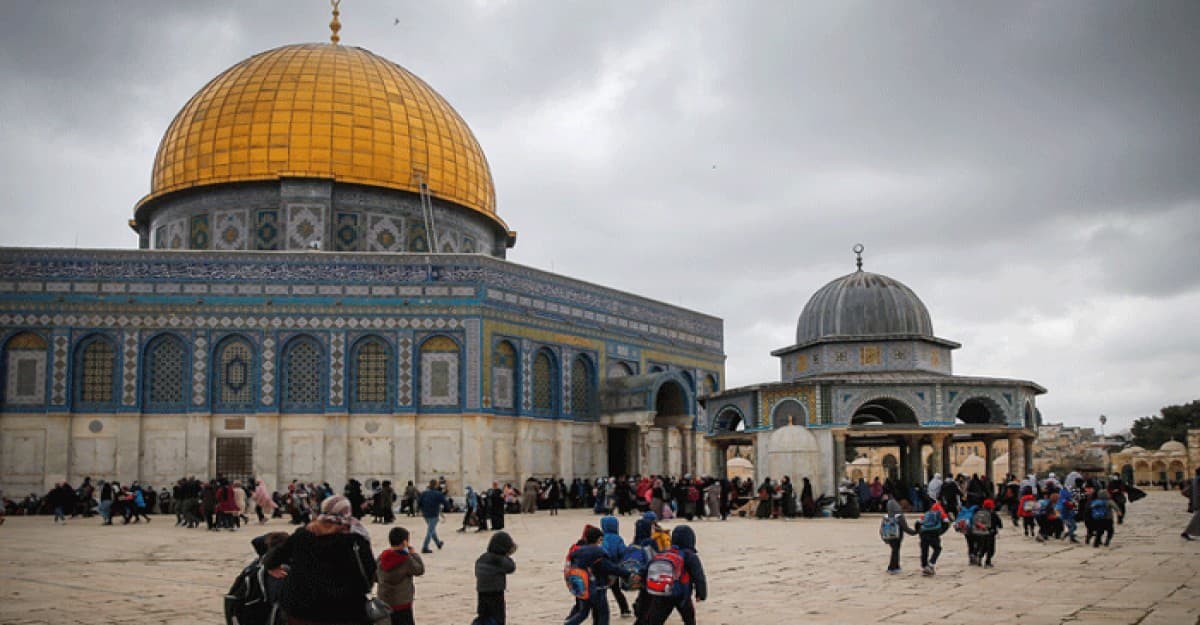 আল-আকসা মসজিদ প্রাঙ্গণে অনুপ্রবেশ ইসরায়েলি বসতি স্থাপনকারীদের
