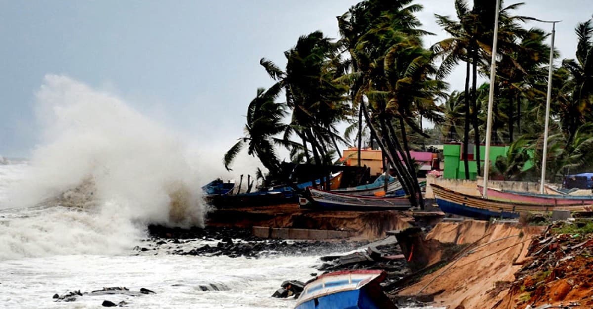 ১৫ জেলায় ৩ ফুট জলোচ্ছ্বাসে প্লাবিত হওয়ার শঙ্কা