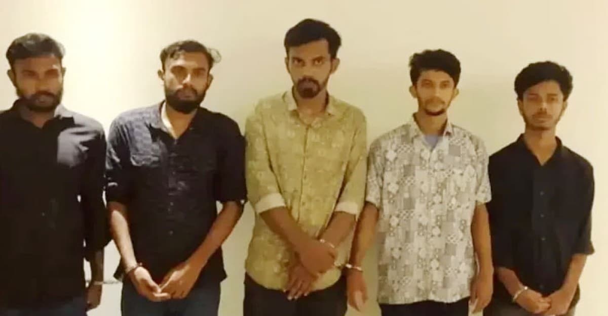 চাঁদাবাজি করতে গিয়ে ধরা বৈষম্যবিরোধী ৫ ছাত্রনেতার বিরুদ্ধে মামলা