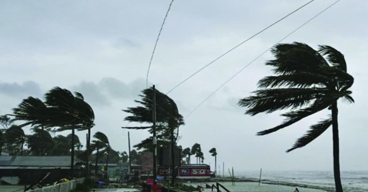 ঢাকাসহ ৬ অঞ্চলে ঝড়ের শঙ্কা, নদীবন্দরে ১ নম্বর সতর্কতা