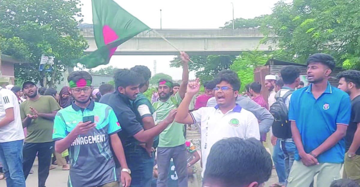 ঢাকার সঙ্গে উত্তরাঞ্চলের ১৬ জেলার রেল যোগাযোগ বন্ধ