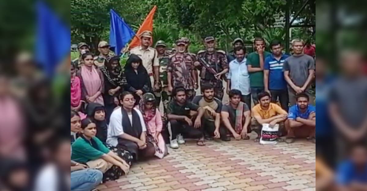 ভারতে আটক ২২ বাংলাদেশিকে দর্শনা সীমান্ত দিয়ে হস্তান্তর করলো বিএসএফ