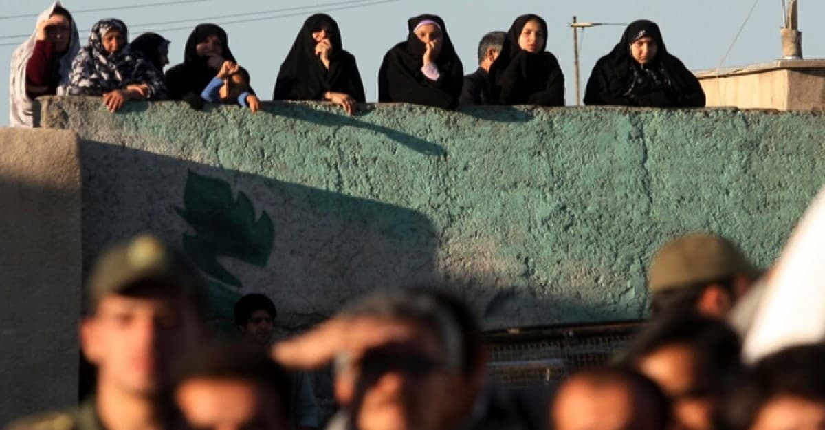 ইরানে স্বামীর মৃত্যুদণ্ড জনসম্মুখে, স্ত্রীর দণ্ড হবে কারাগারে