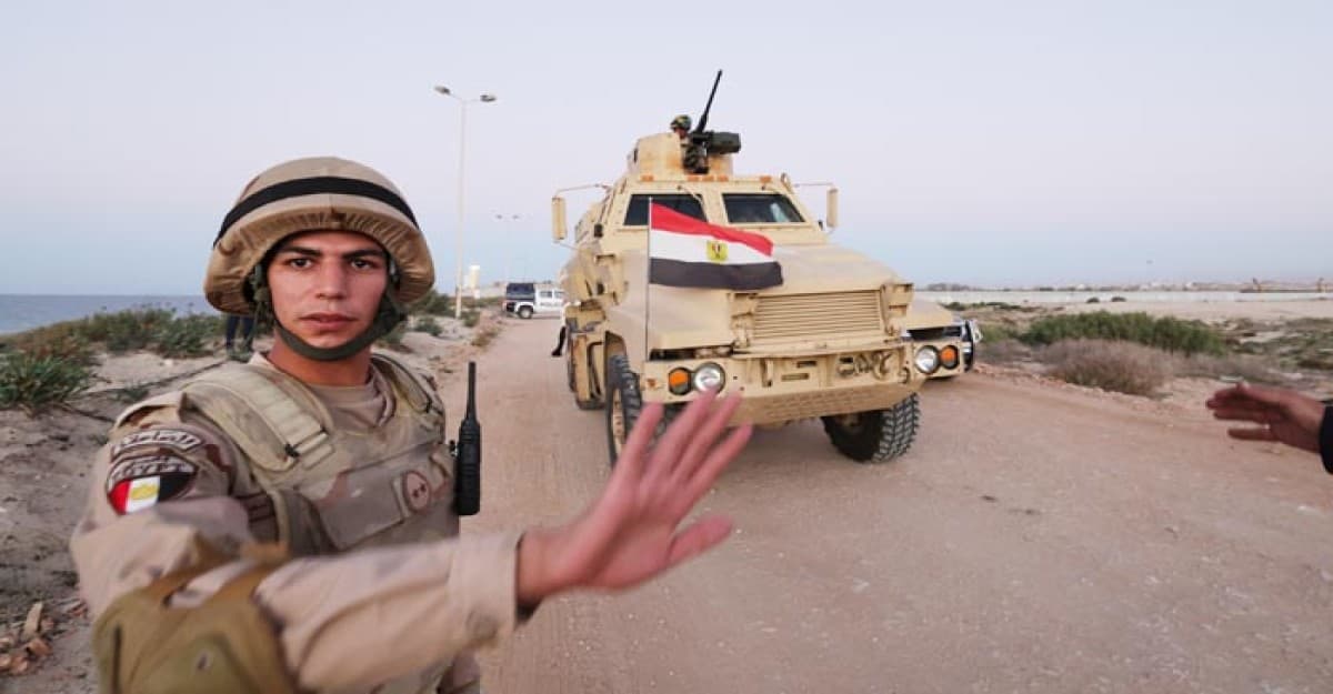 গাজা সীমান্তে বিপুল পরিমাণে সেনা মোতায়েন মিসরের