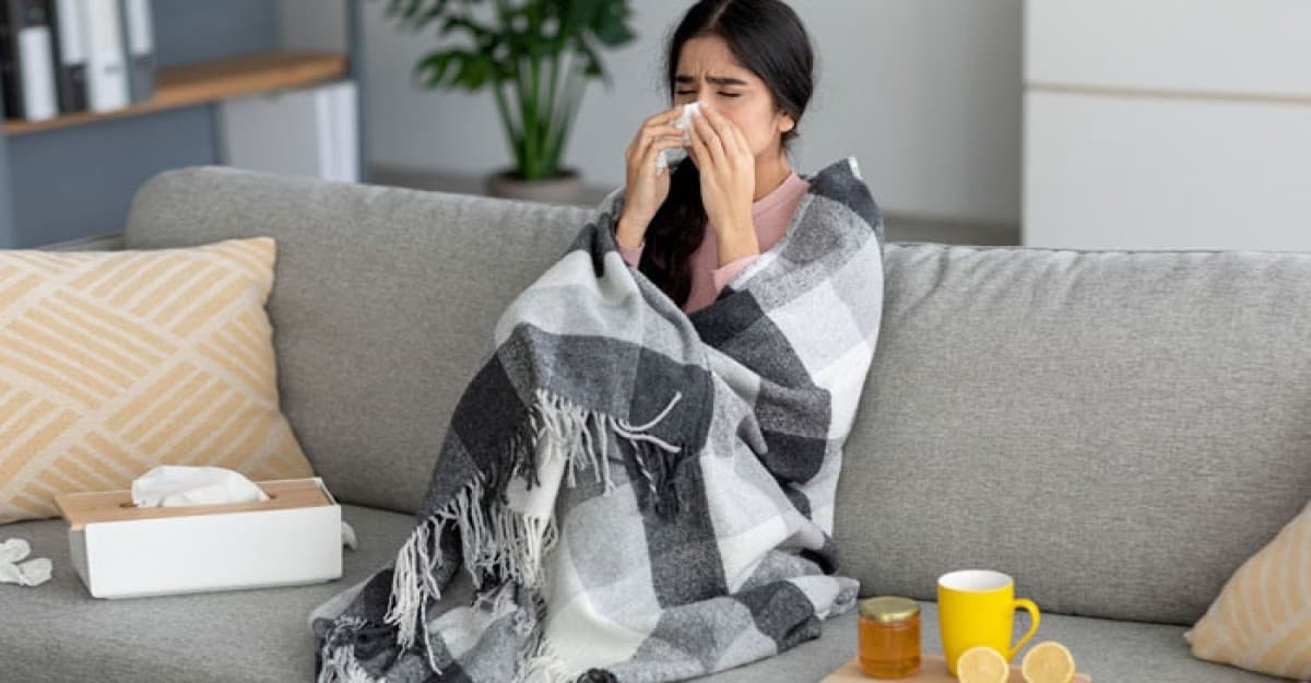 এই সময়ে অ্যালার্জি এড়াতে যেসব খাবার বেশি খাবেন