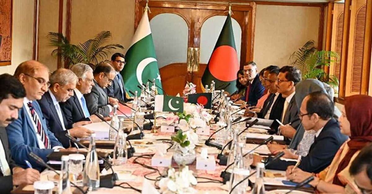 বাংলাদেশ-পাকিস্তান বৈঠকে সই হলো এক চুক্তি ও চার সমঝোতা স্মারক
