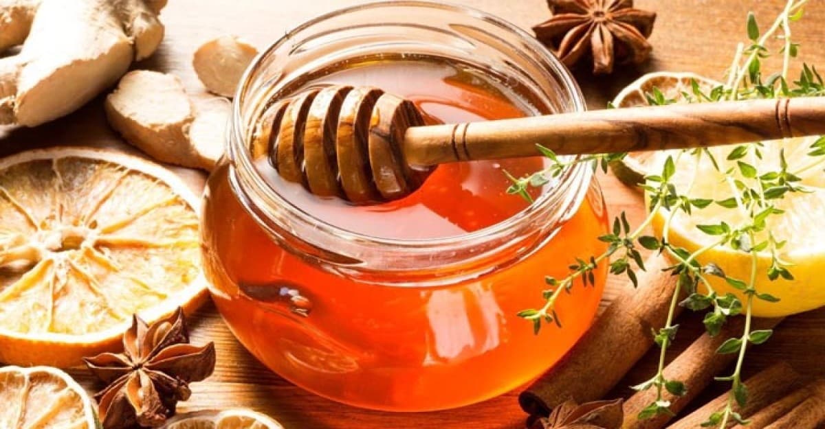 খাঁটি নাকি ভেজাল? মধু কেনার আগে জেনে নিন এই বিষয়গুলো!